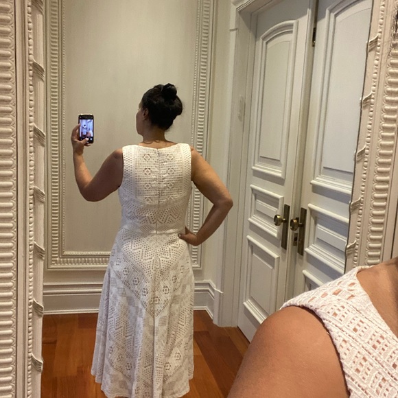 MIDI crochet white dress with tan lining size 10 Vince Camuto - Picture 2 of 7